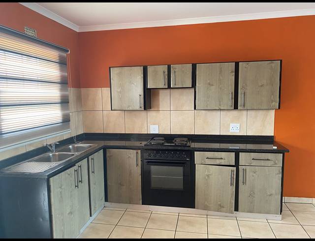 2 BEDROOM SECTIONAL TITLE FOR SALE IN RAVENSWOOD